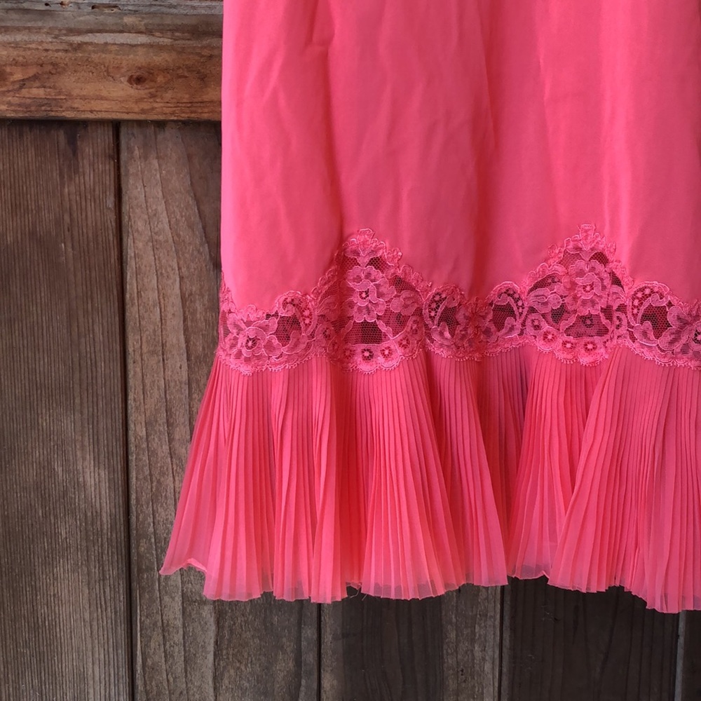 Vintage 60’s/70’s Pink Lace Nylon Slip - Picture 5 of 7